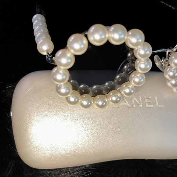 Chanel Vintage Runway Pearls Spring Summer 1994 Sunglasses Made In Italy - Picture 9 of 16